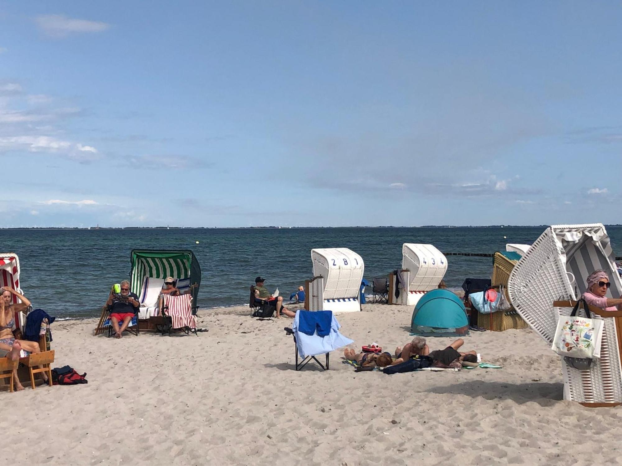 Ferienwohnung Sandkueste Mit Strandkorb & Indoor Spielplatz Heiligenhafen Luaran gambar